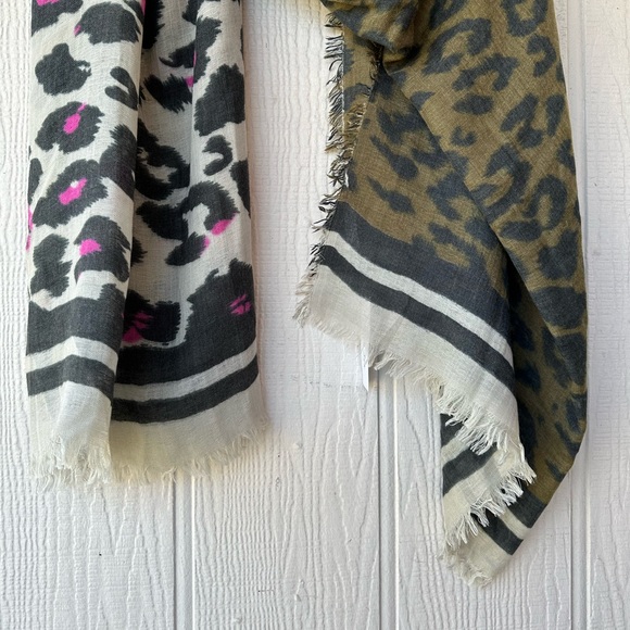 Anna & Ava Animal Print Oblong Scarf - Picture 8 of 9